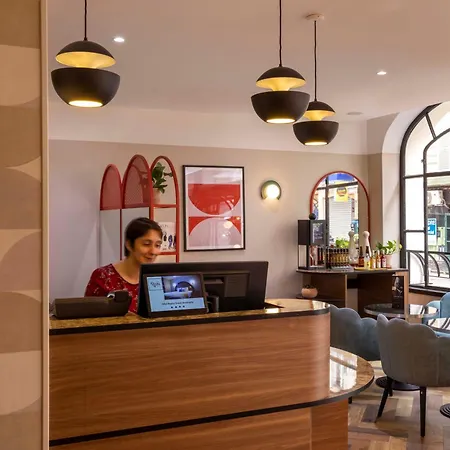 歌剧院​​林荫大道丽晶娜酒店 酒店 4*
